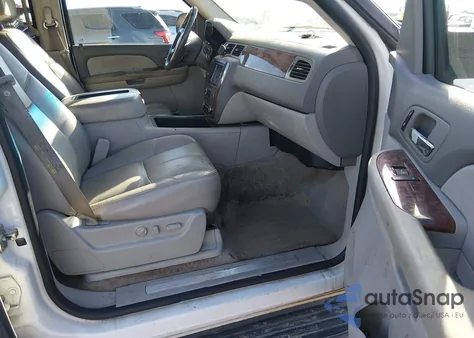 2007 Chevrolet Suburban 1500 Lt z USA, uszkodzony, nr VIN 1GNFK16327J185272